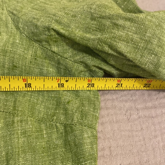 J. Crew Baird McNutt Irish Linen Shirt in Green . Size 12 . Style G061 - Picture 6 of 6